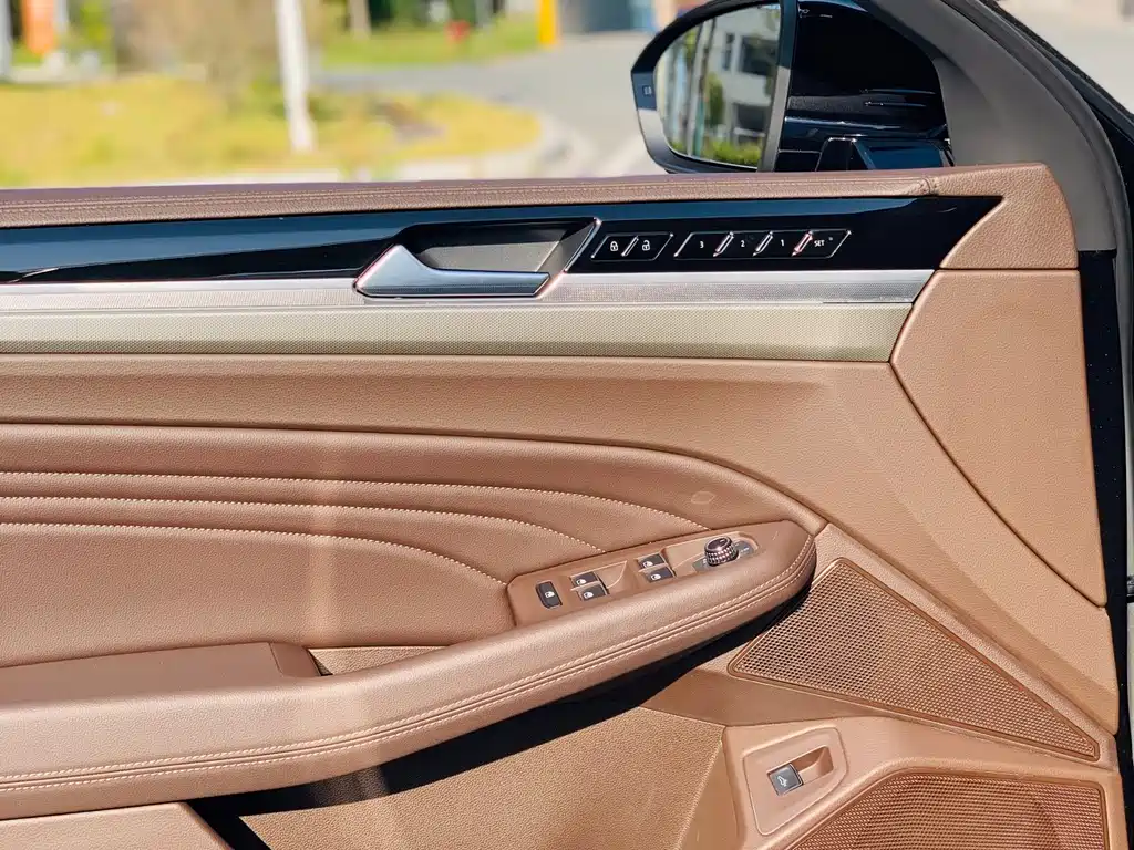 Volkswagen Phideon — фото 25