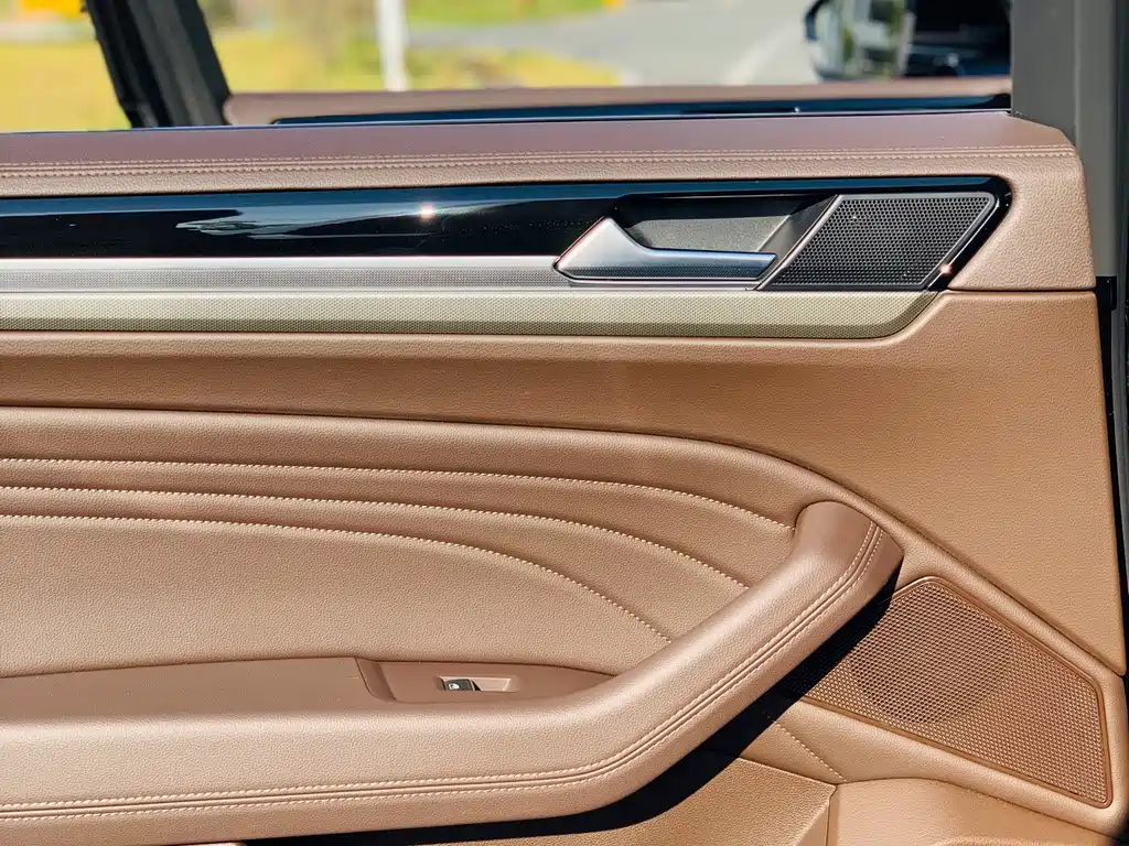 Volkswagen Phideon — фото 26
