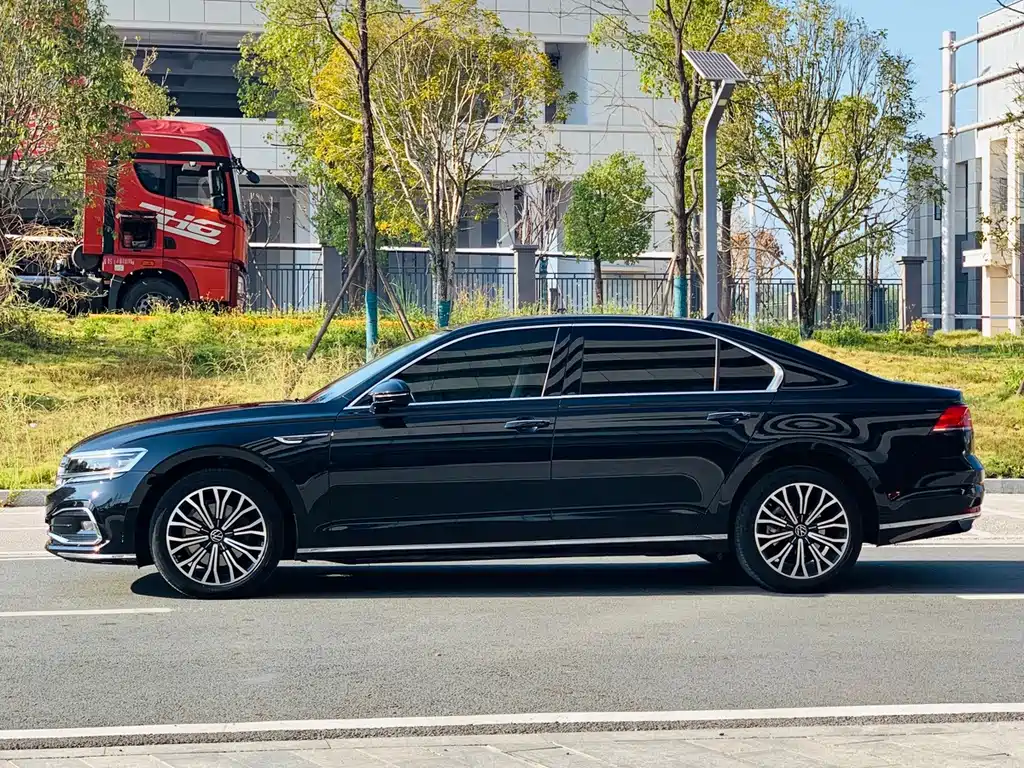 Volkswagen Phideon — фото 7