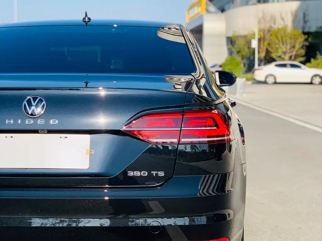 Volkswagen Phideon — фото 10