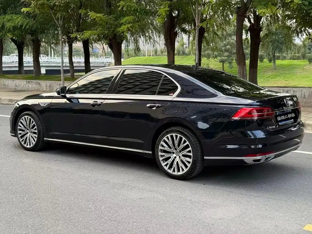 Volkswagen Phideon — фото 9