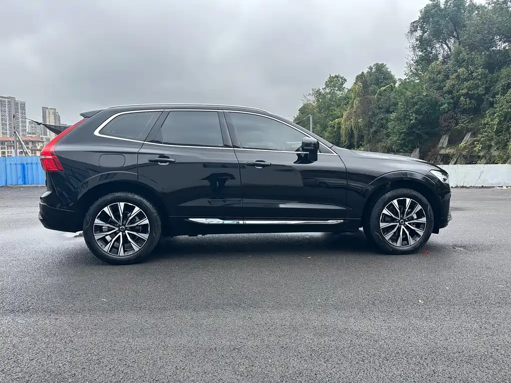Volvo XC60 — фото 10