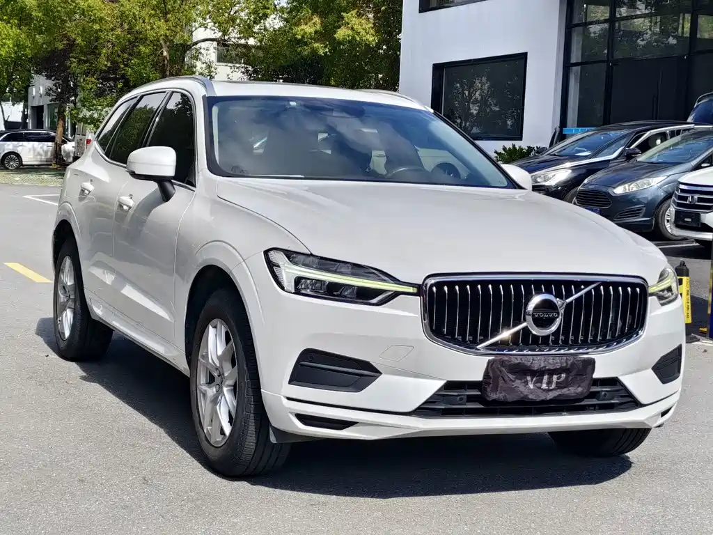 Volvo XC60 — фото 3