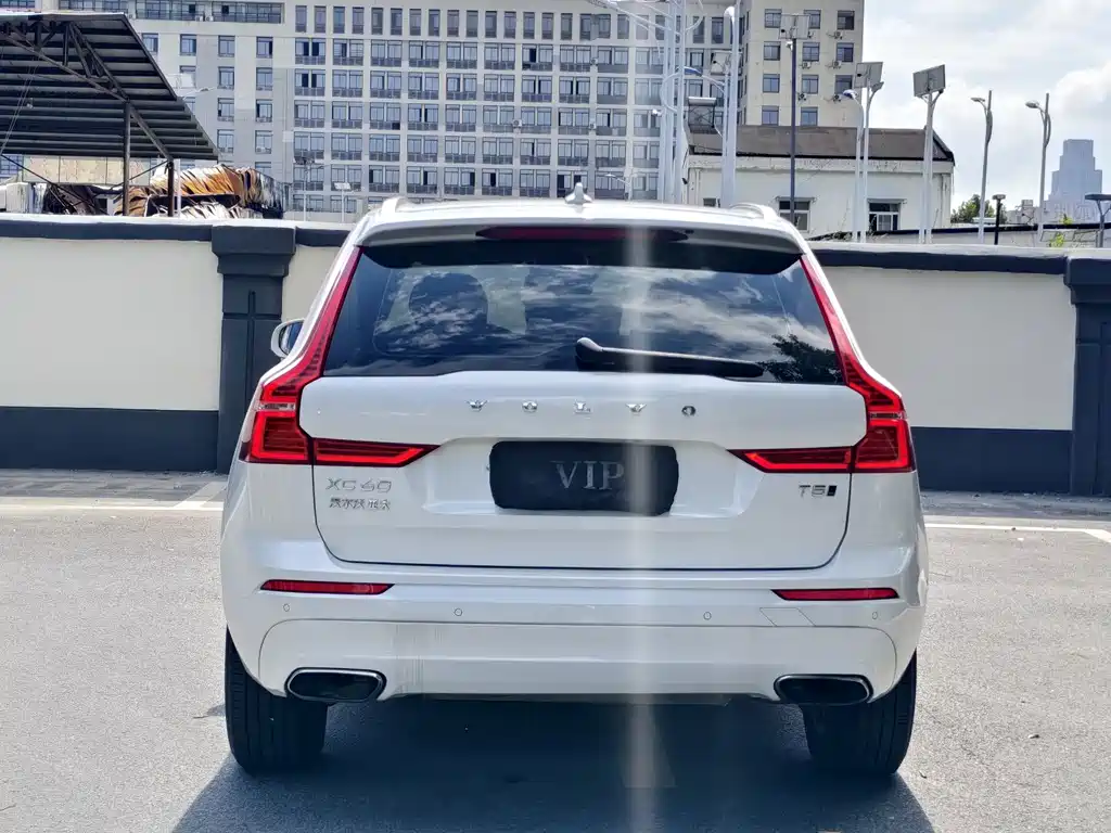 Volvo XC60 — фото 4