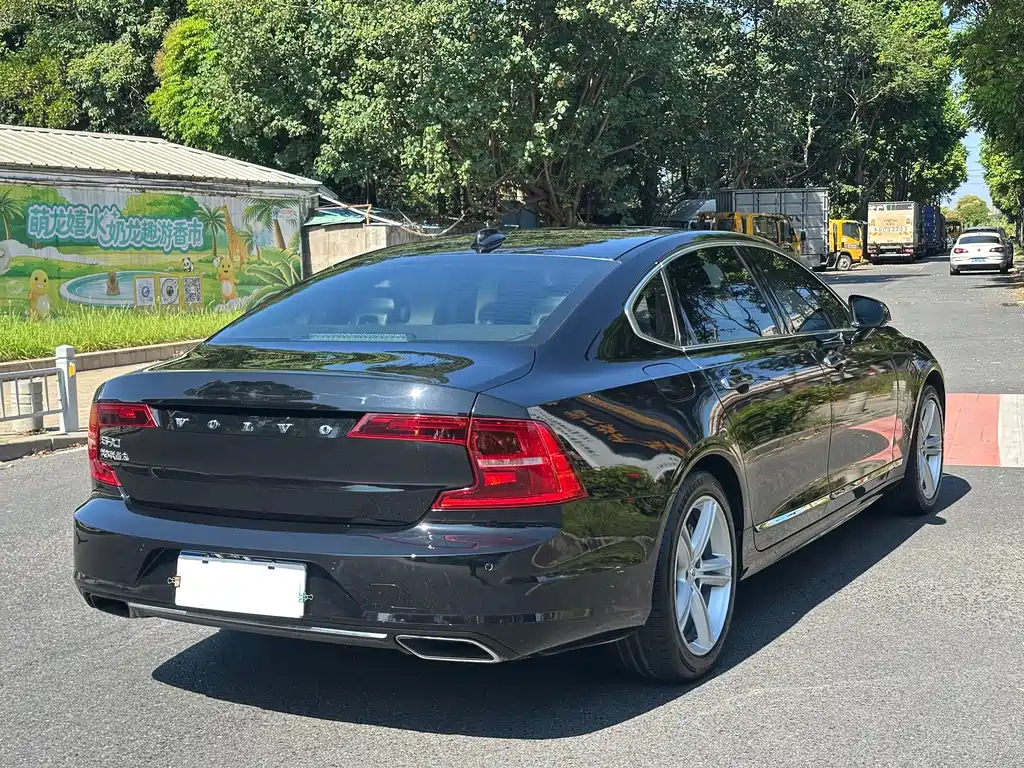 Volvo S90 — фото 4