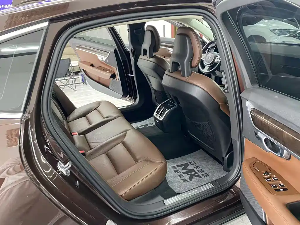 Volvo S90 — фото 9