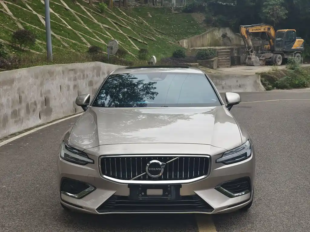 Volvo S60 — фото 2