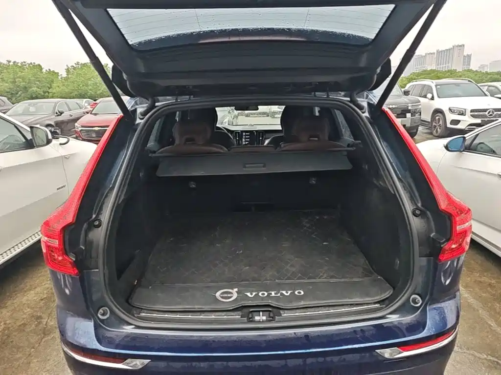 Volvo XC60 — фото 18