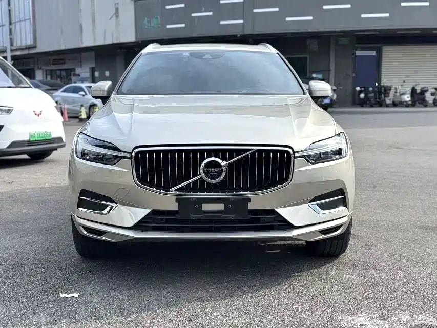 Volvo XC60 — фото 2