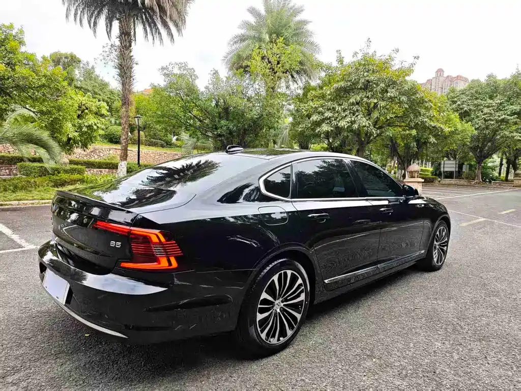 Volvo S90 — фото 7