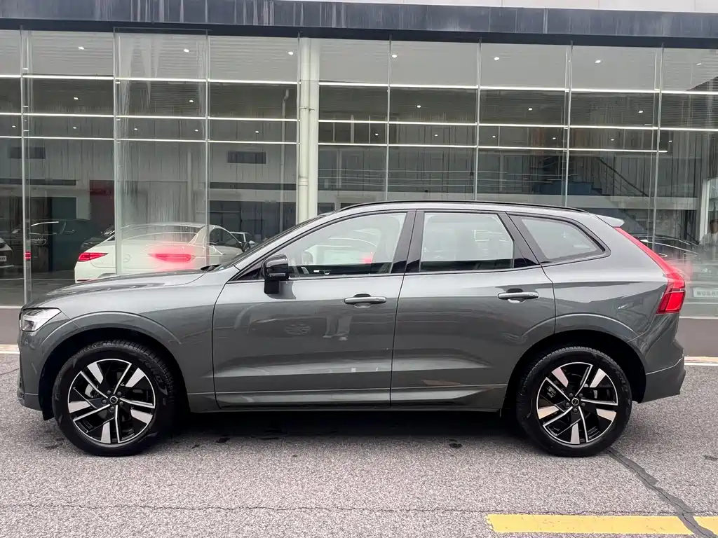 Volvo XC60 — фото 2