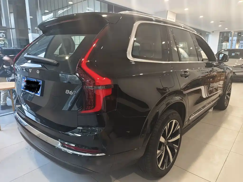 Volvo XC90 — фото 9