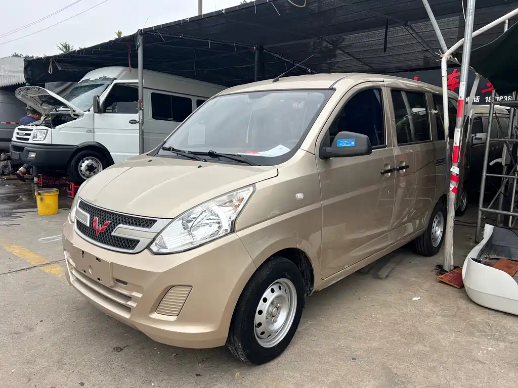 Wuling Rongguang V — фото 2