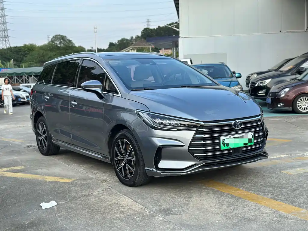BYD MAX New Energy — фото 3