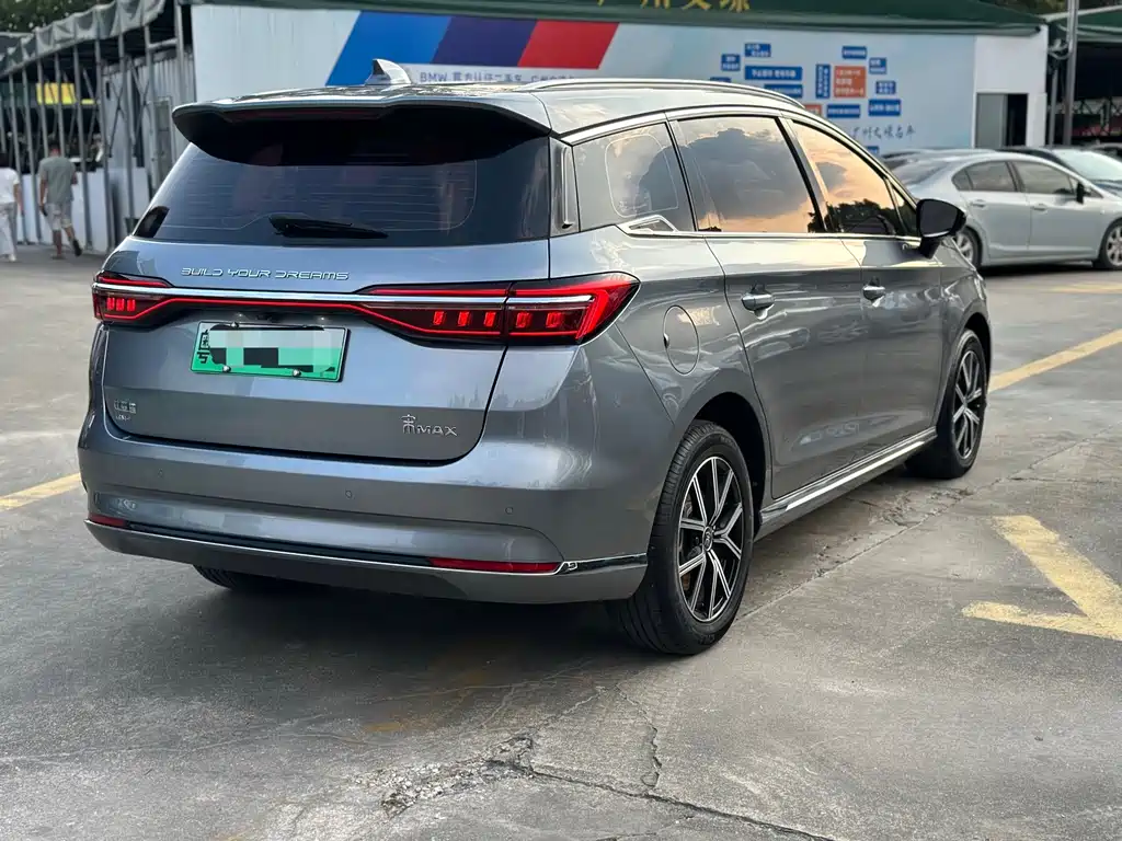 BYD MAX New Energy — фото 5