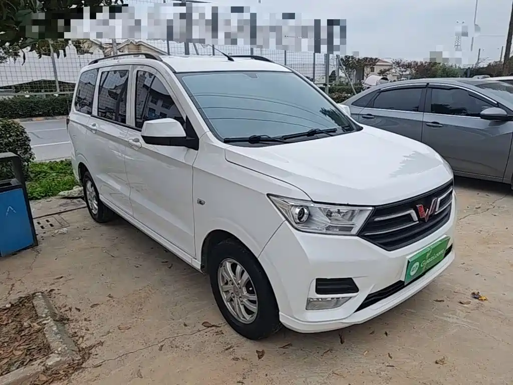 Wuling Hongguang — фото 3