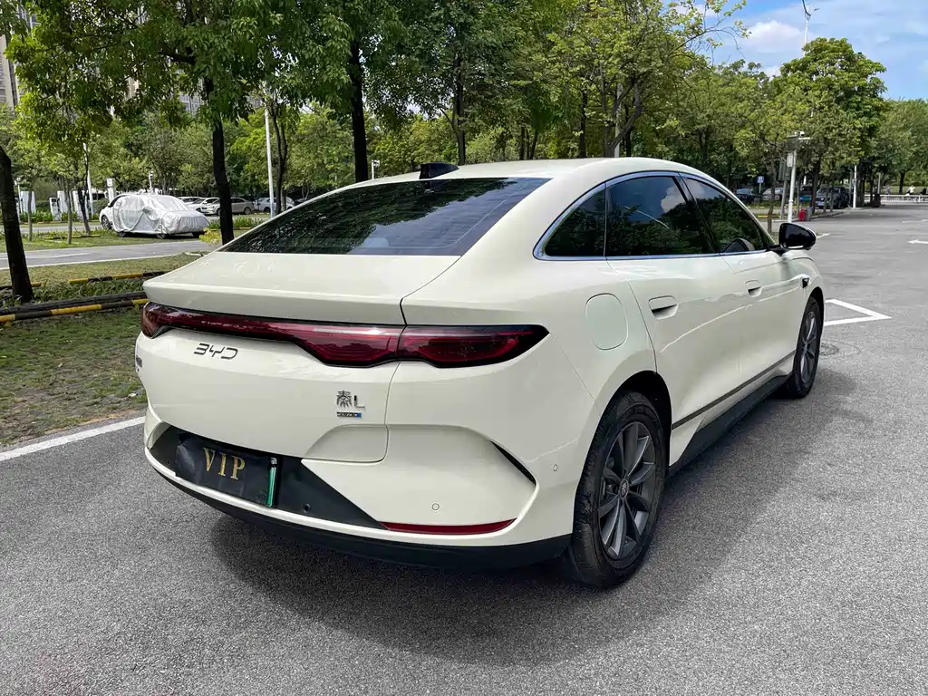 BYD Qin L — фото 6