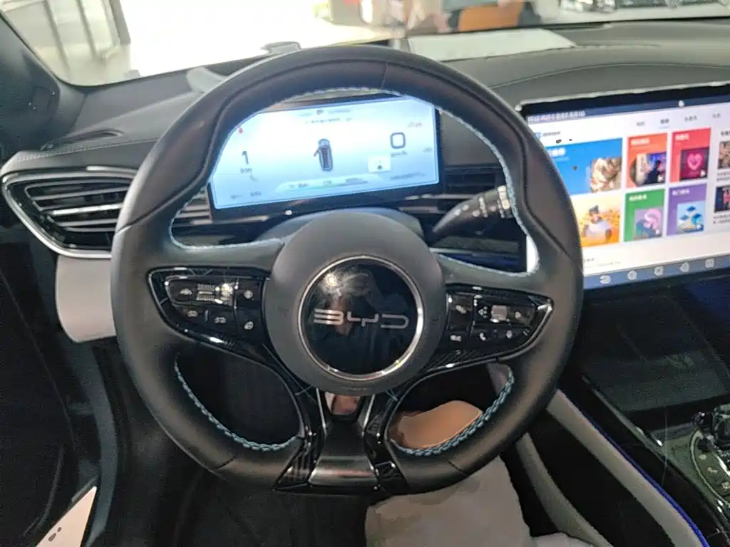 BYD Seal — фото 11