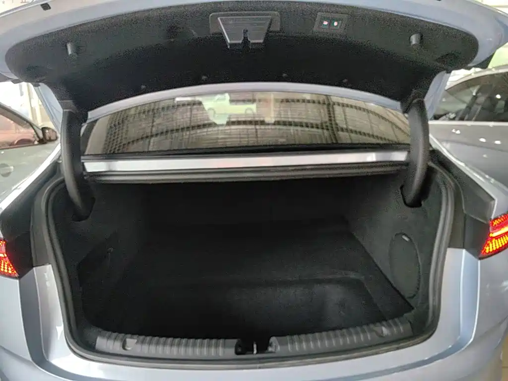 BYD Seal — фото 19