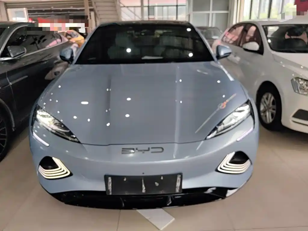 BYD Seal — фото 3