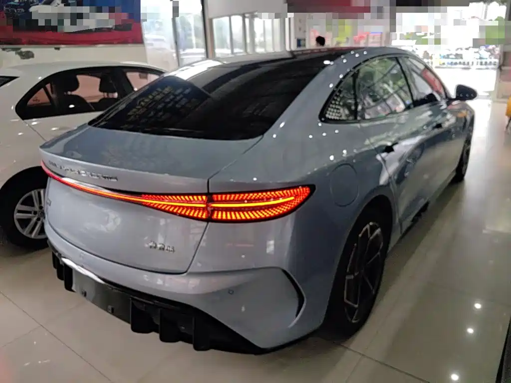 BYD Seal — фото 7