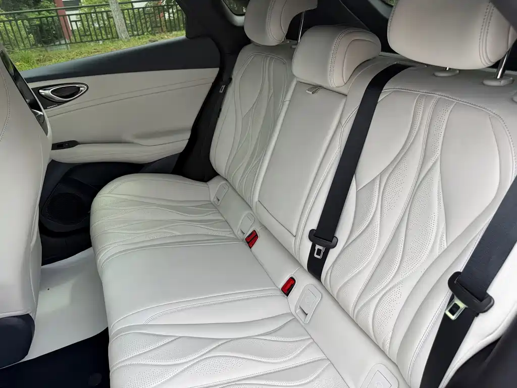 BYD Seal 06GT — фото 11