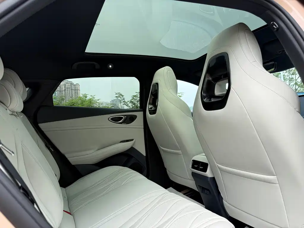 BYD Seal 06GT — фото 9