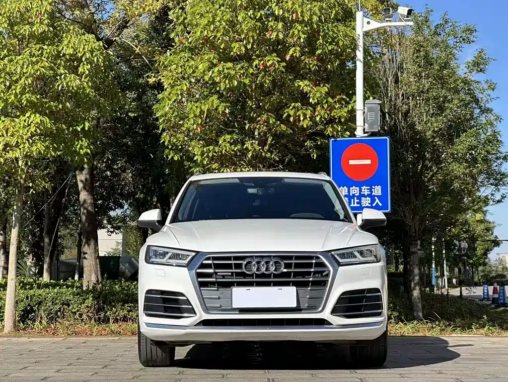 Audi Q5L — фото 2