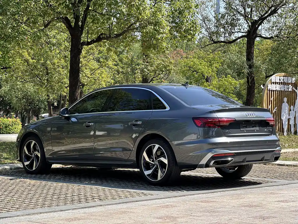 Audi A4L — фото 19