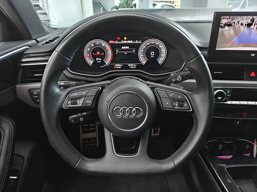 Audi A4L — фото 15