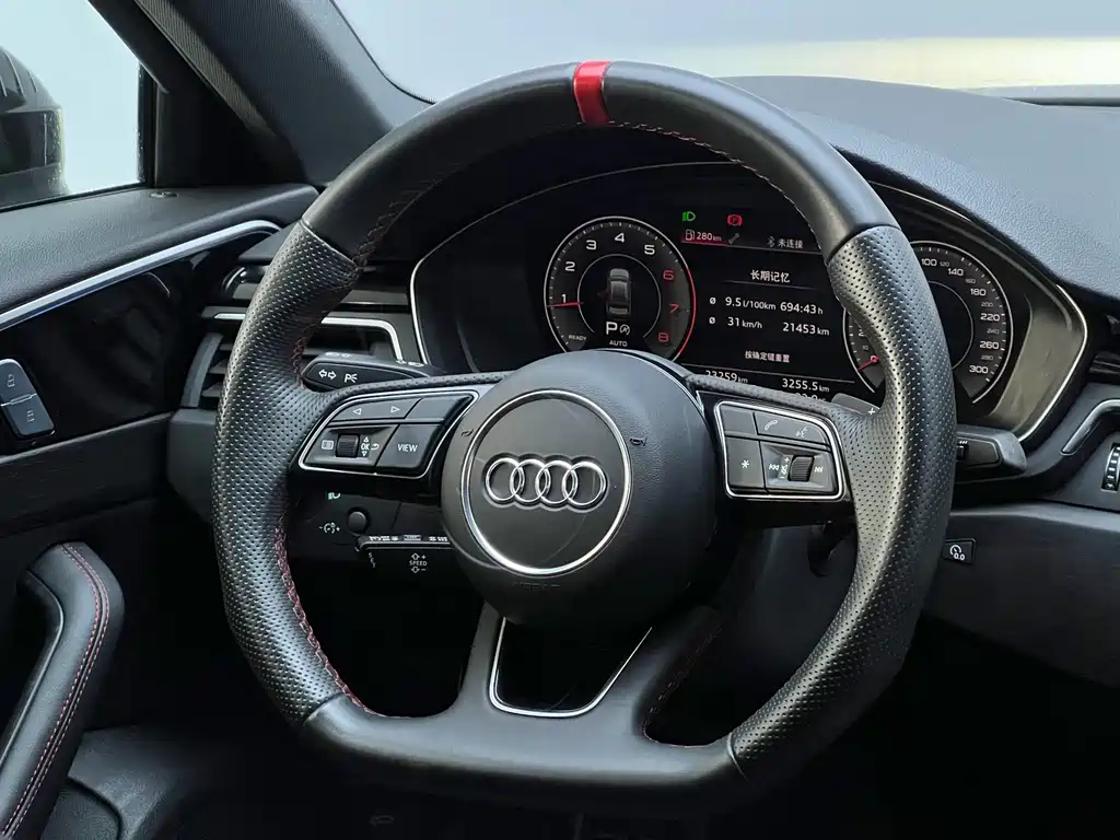 Audi A4L — фото 5