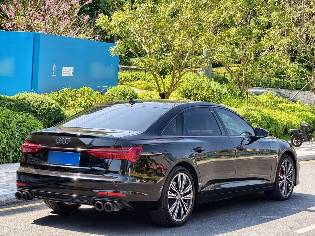 Audi A6L — фото 11