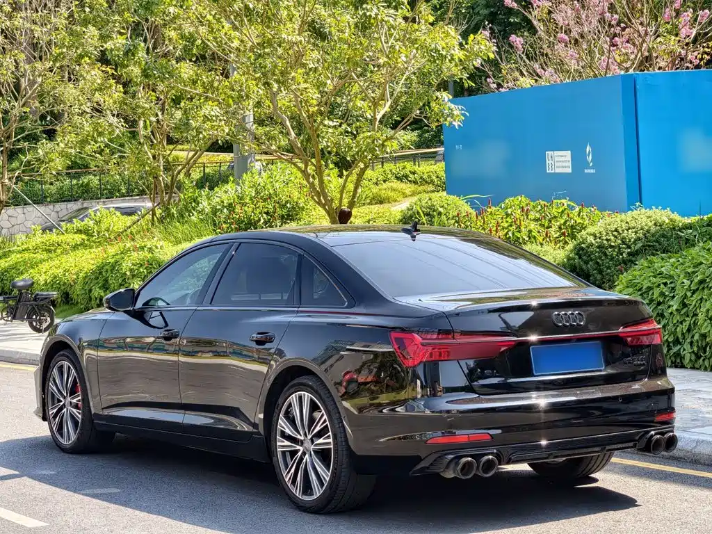 Audi A6L — фото 9