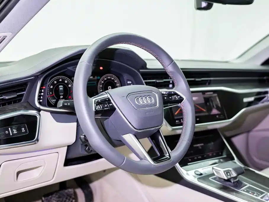 Audi A6L — фото 6