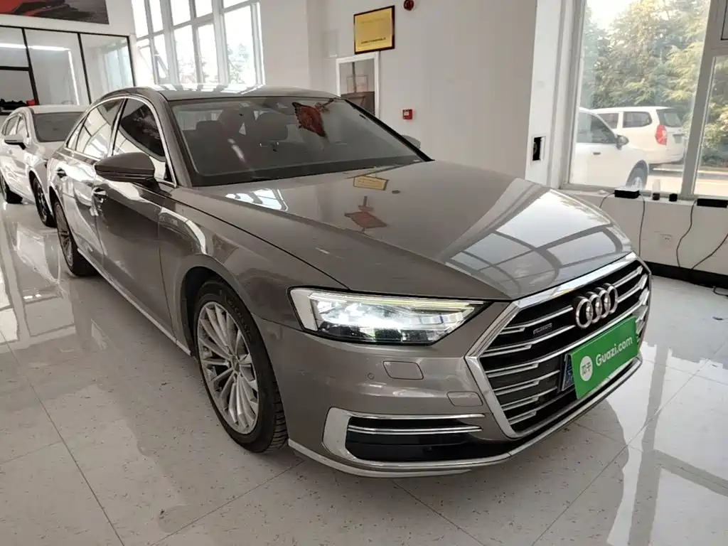 Audi A8 — фото 3