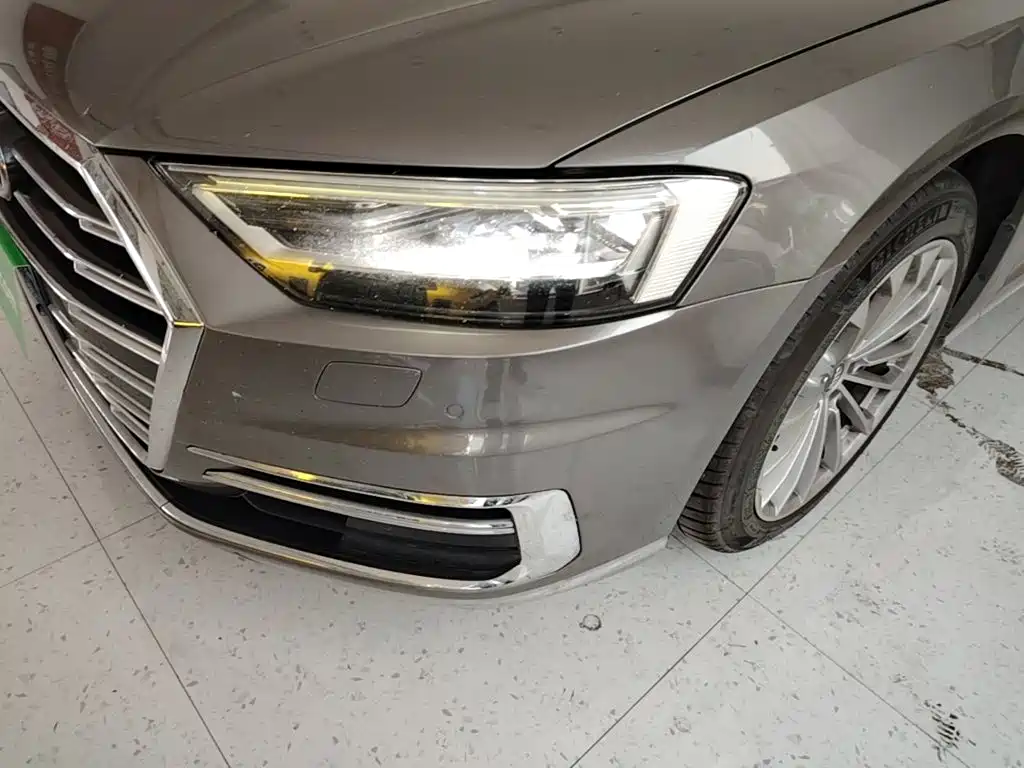 Audi A8 — фото 23