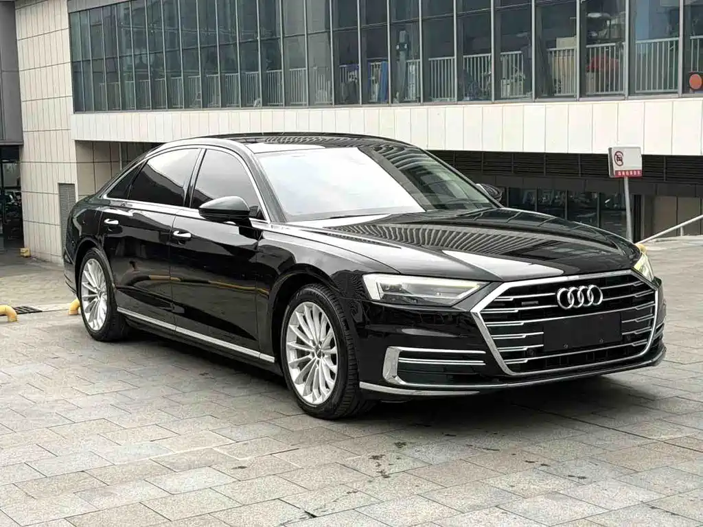 Audi A8 — фото 3