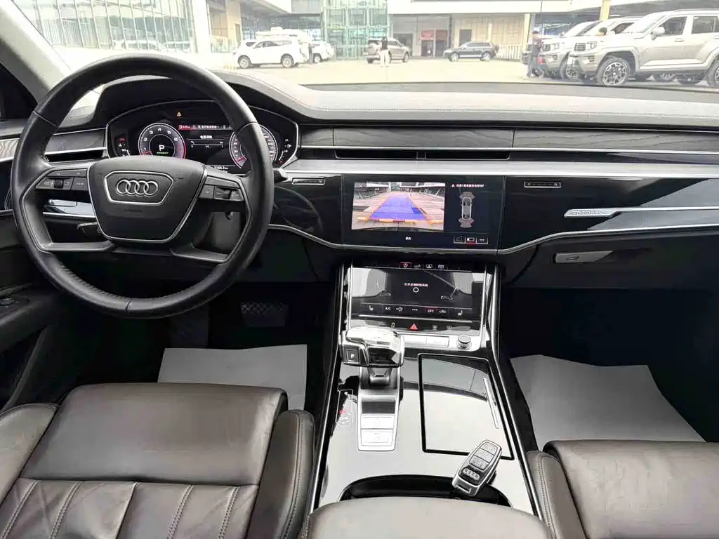 Audi A8 — фото 6