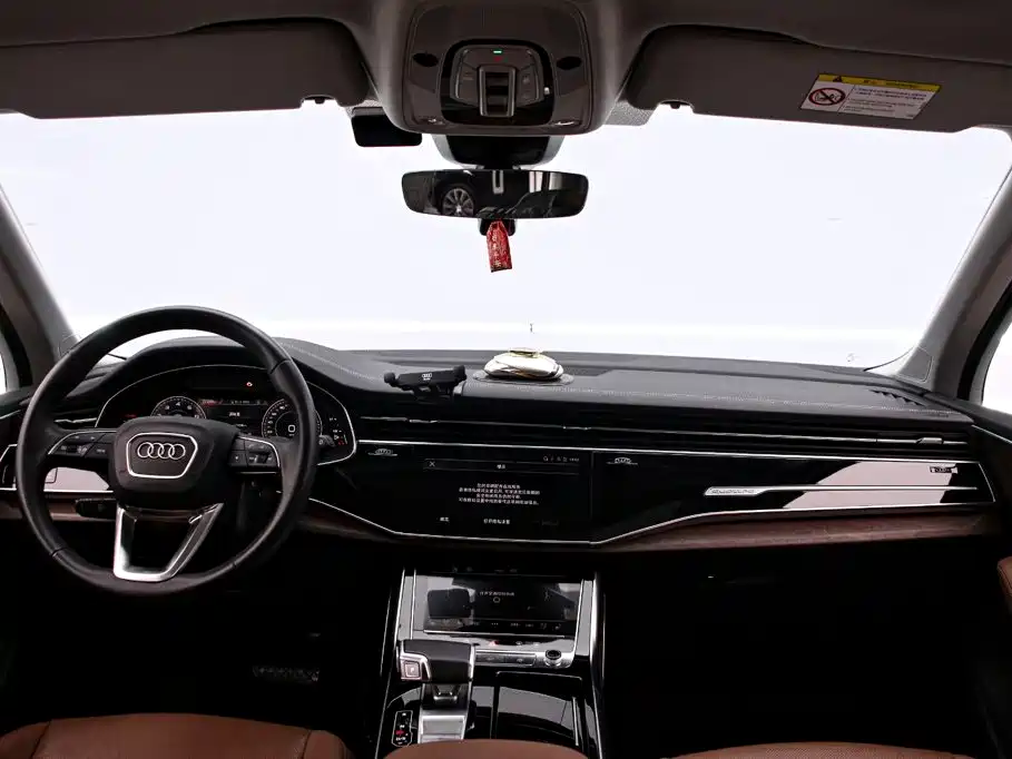 Audi Q7 — фото 5