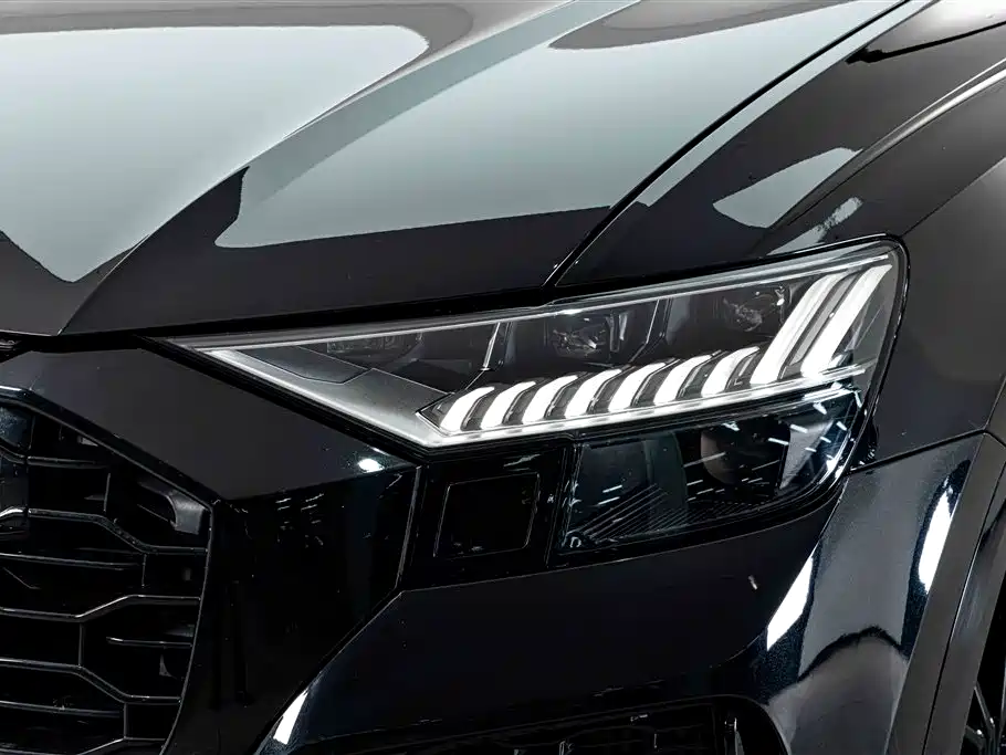 Audi Q8 — фото 4