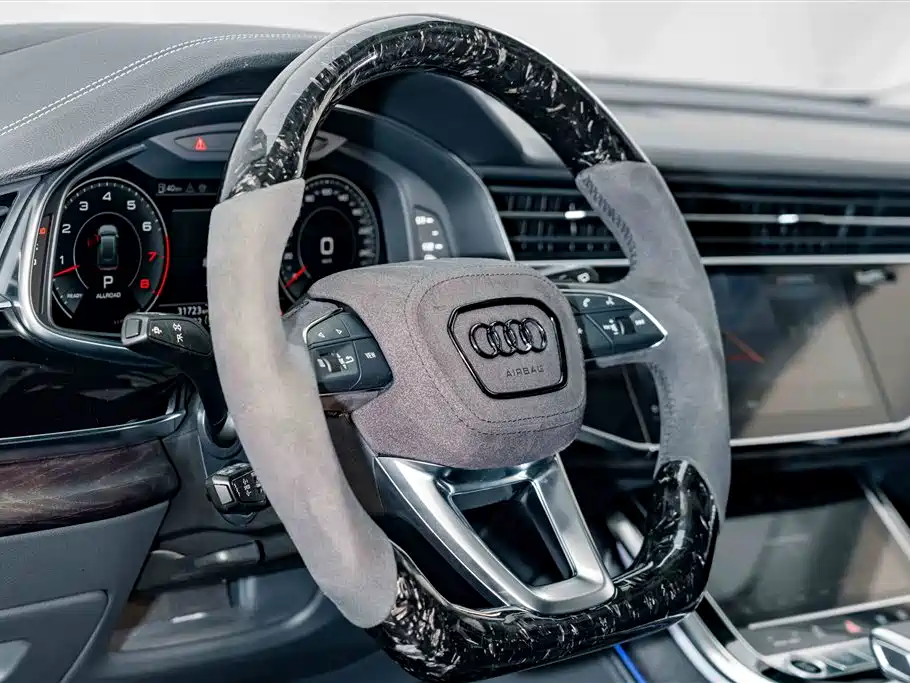 Audi Q8 — фото 9