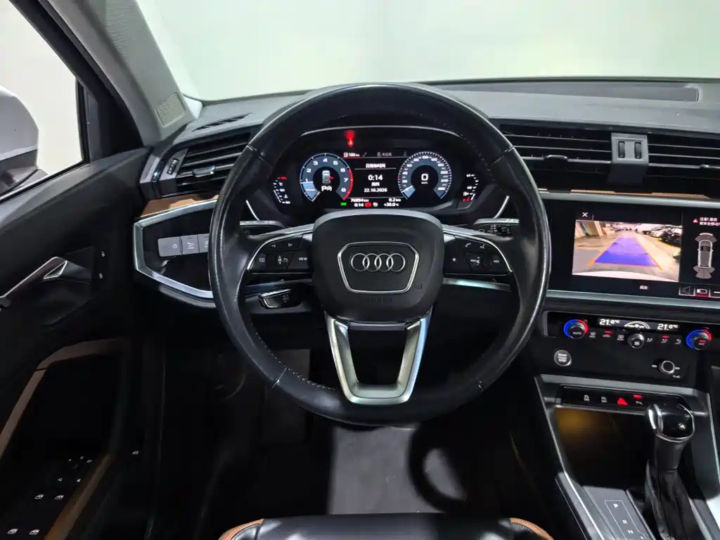 Audi Q3 — фото 10