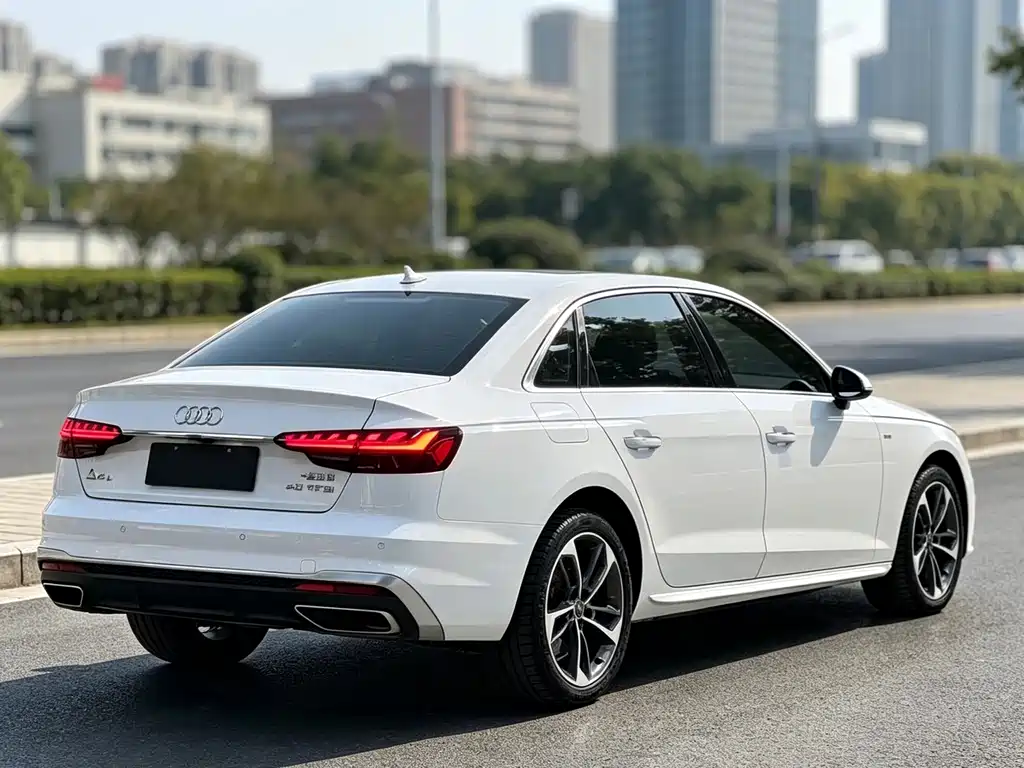 Audi A4L — фото 10