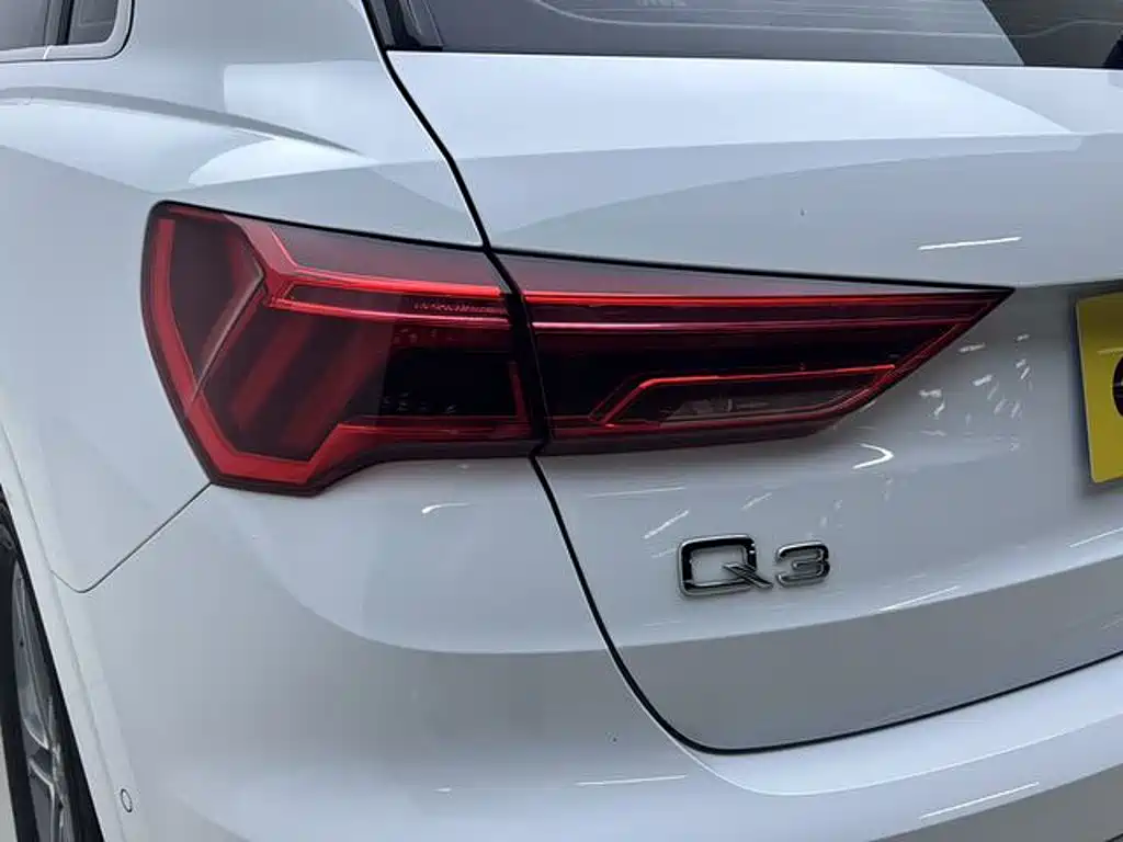 Audi Q3 — фото 13