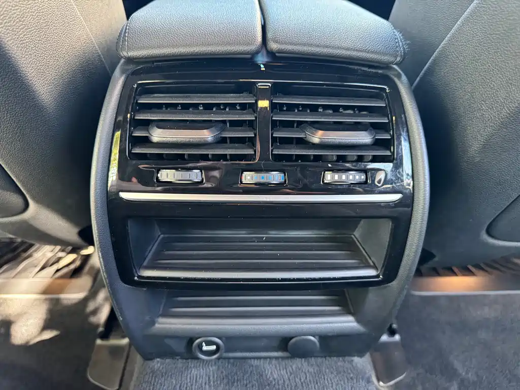BMW 5 Series — фото 14