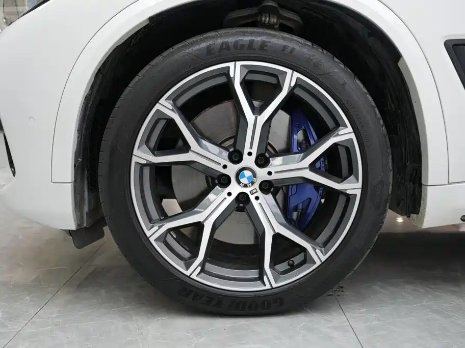 BMW X5 (Import) — фото 4