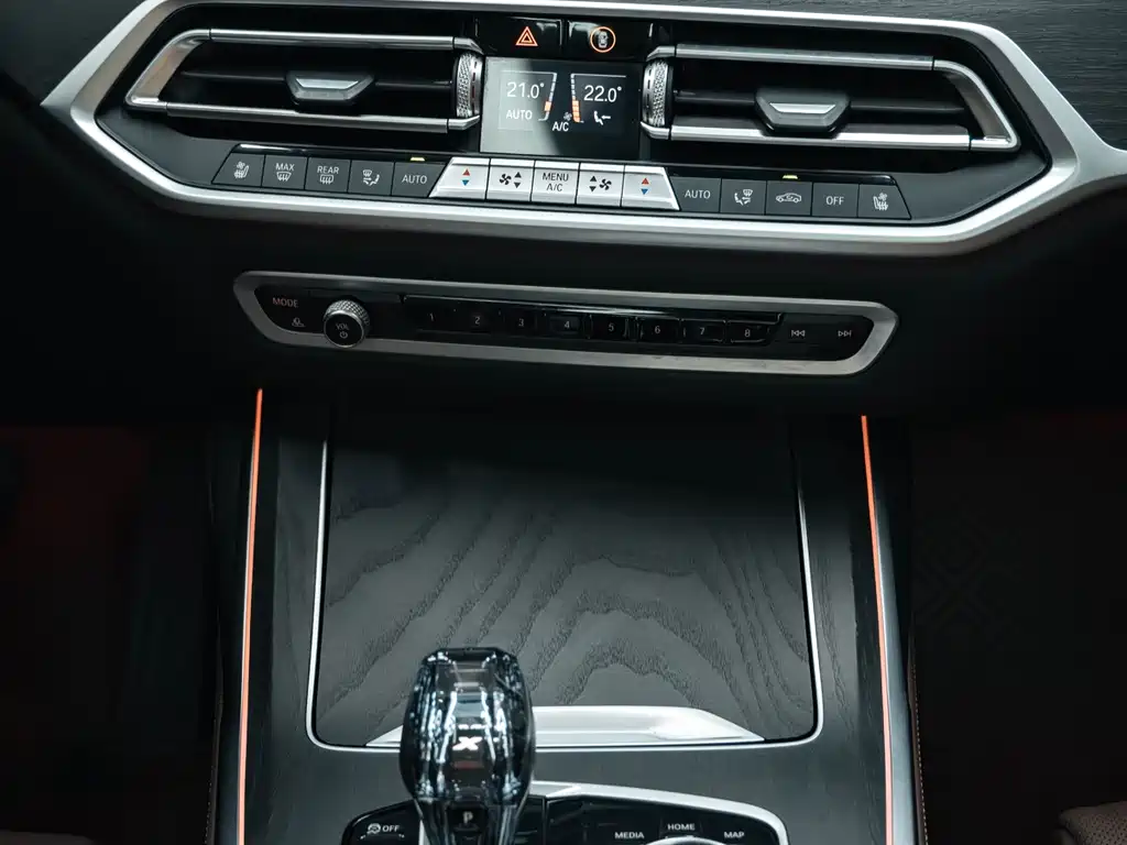 BMW X7 — фото 25
