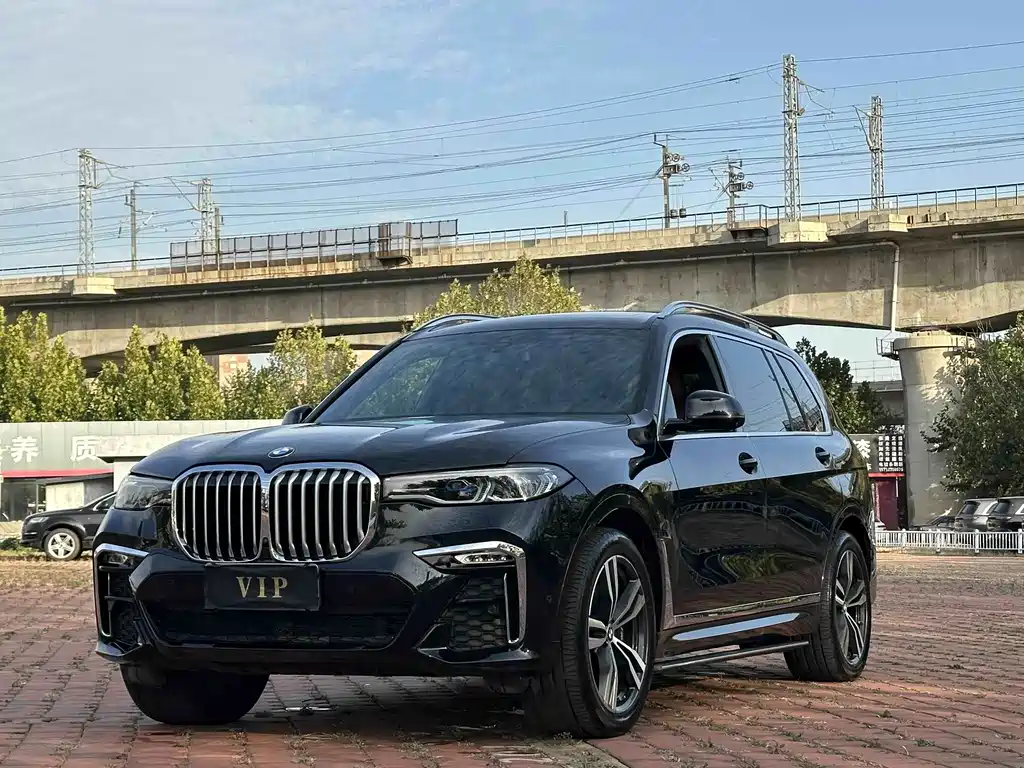 BMW X7 — фото 1