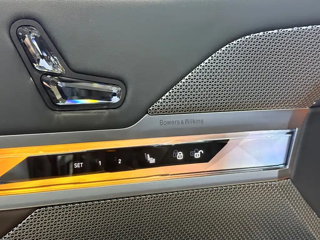 BMW 7 Series — фото 13
