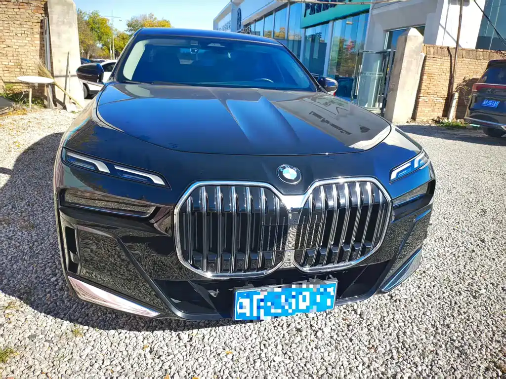 BMW 7 Series — фото 4